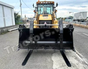 Massive 420 Backhoe Loader In Antigua and Barbuda