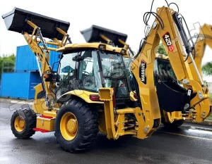 Massive 420 Backhoe loader In Antigua and Barbuda